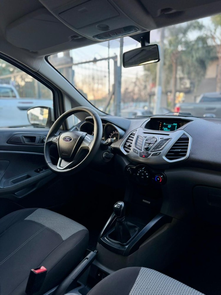 Ford EcoSport SE — foto 14